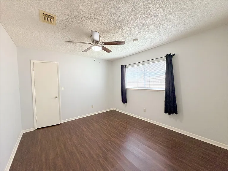 2535 Planters Row — Photo 23