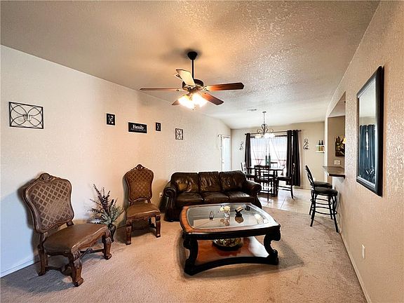 3rd image of 416 Eagle Creek Way