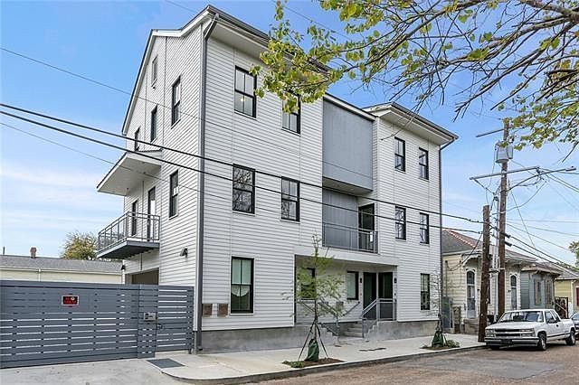 1st image of 3431 Chartres St Unit 4