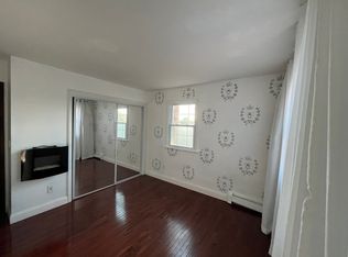 (Undisclosed Address), Syosset, NY 11791