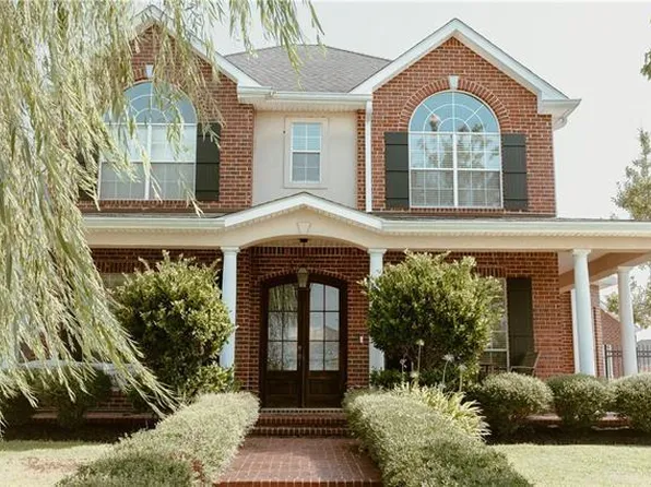 221 Spring Rose Dr, Belle Chasse, LA 70037