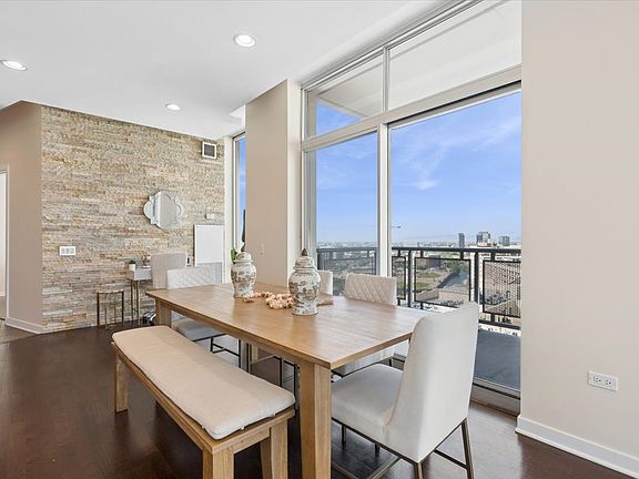 5th image of 720 N Larrabee St APT 1601