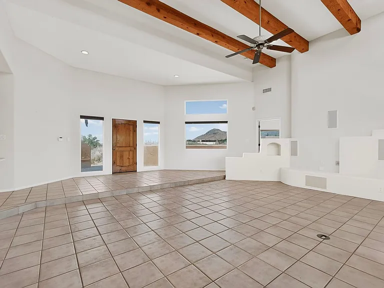10900 San Francisco Rd NE — Photo 9
