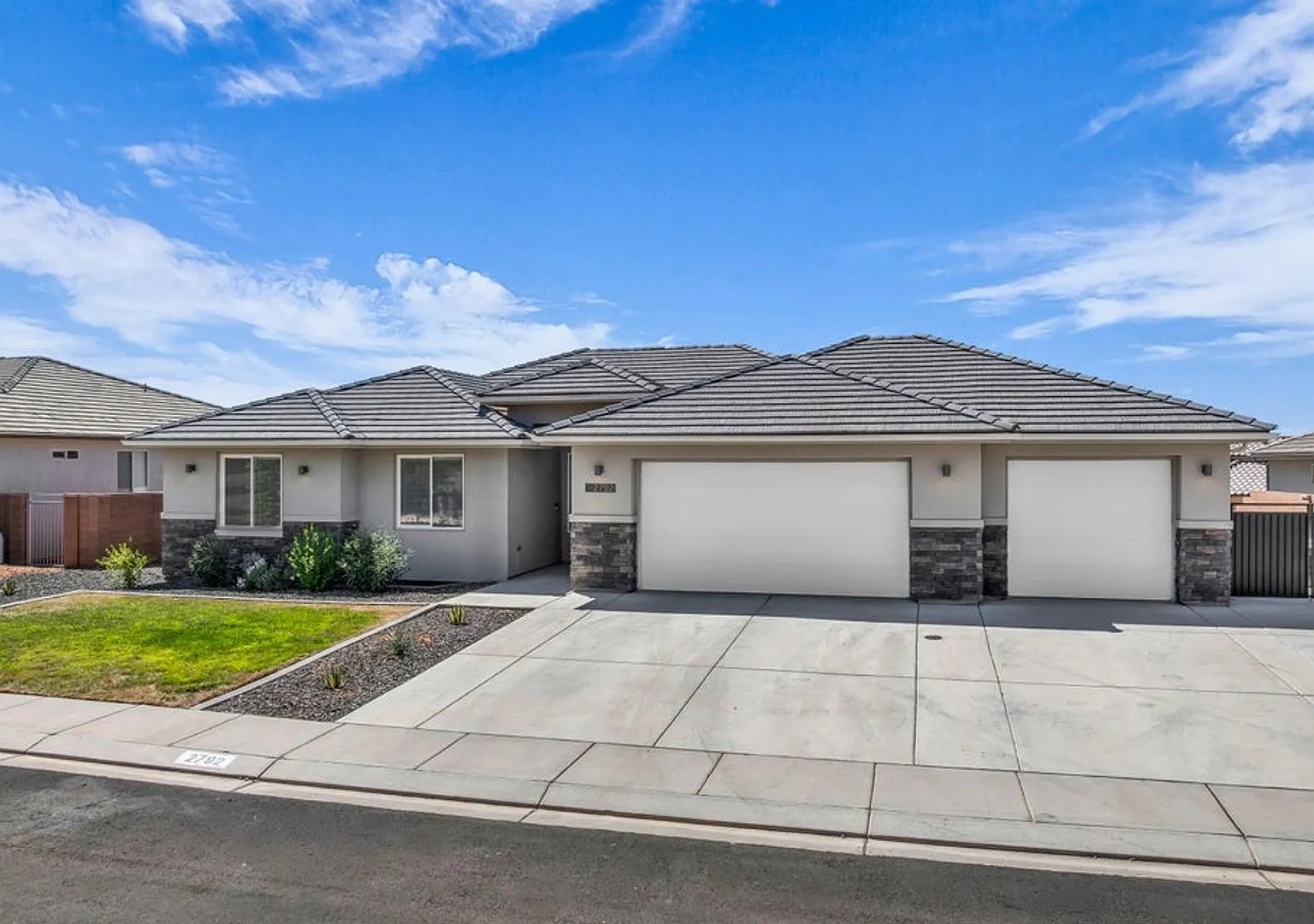 6 Bedroom Home by Sand Hallow State Park!! Price Reduced!! — Photo 1