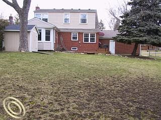 3rd image of 26023 Lyndon Blvd