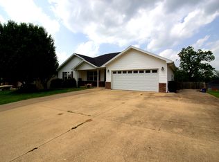 108 La Vista Dr, Waynesville, MO 65583
