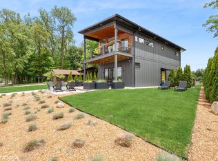 210 Lake Shore Dr, La Porte, IN 46350