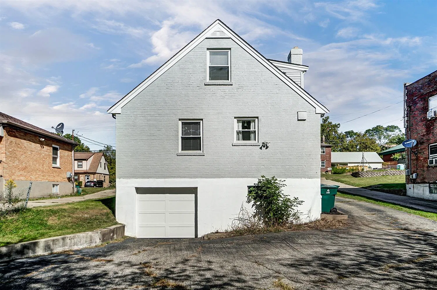 3327 Werk Rd — Photo 3