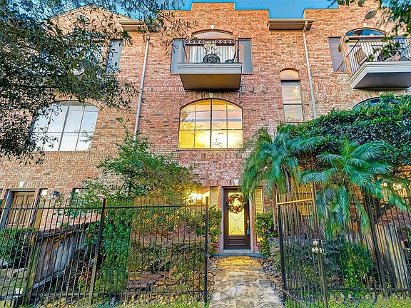 This Lovely 3 Story 2 Bedroom 2.5 Bathroom Town Home in the Gated Community Of Brown Stones of Midtown Comes With A Full size Garage and lovely Private Green Space In Front that can be customized to your taste.