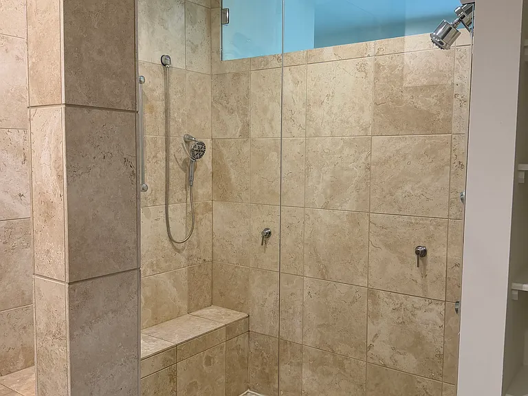 1205 Kinney Ave #1205G — Photo 7