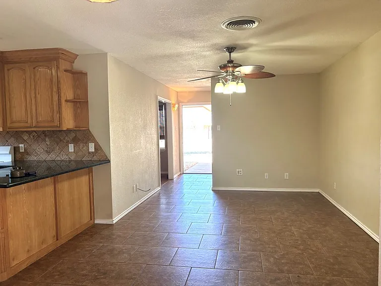 4423 Gulf Ave — Photo 5