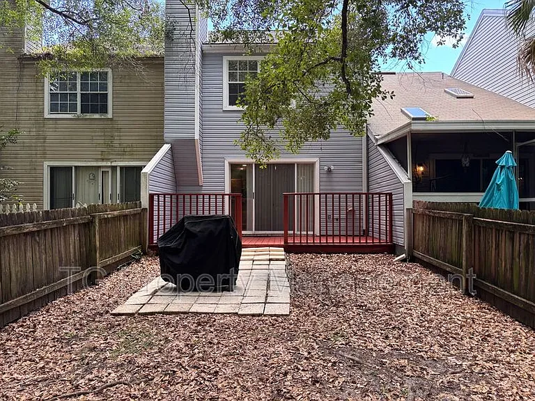 8531 Sturbridge Cir E — Photo 31
