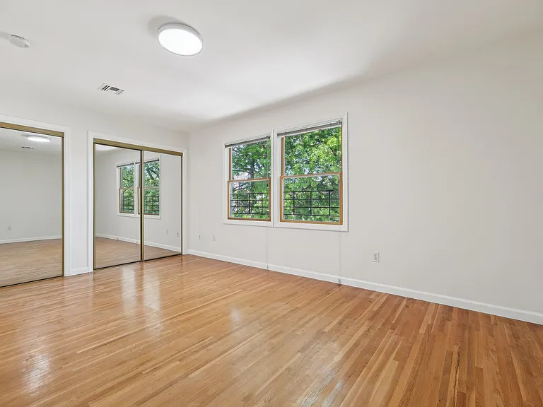 68 Lincoln St #2 — Photo 13