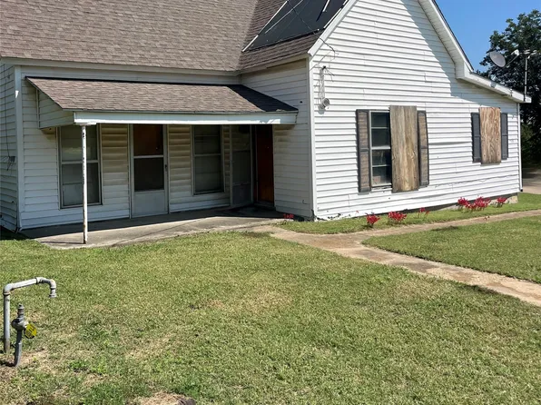 210 W Huffman St, Krum, TX 76249