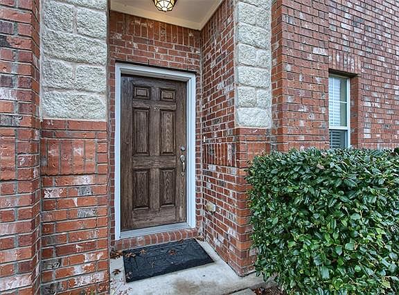 3rd image of 4601 Penelope Ln