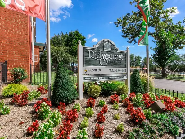 Heritage Row at Ridgecrest Village