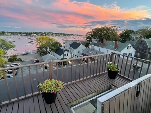 72 Front St APT 4, Marblehead, MA 01945