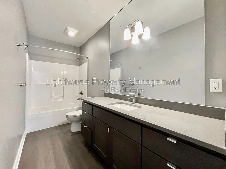 555 Michigan St NE #202 — Photo 18