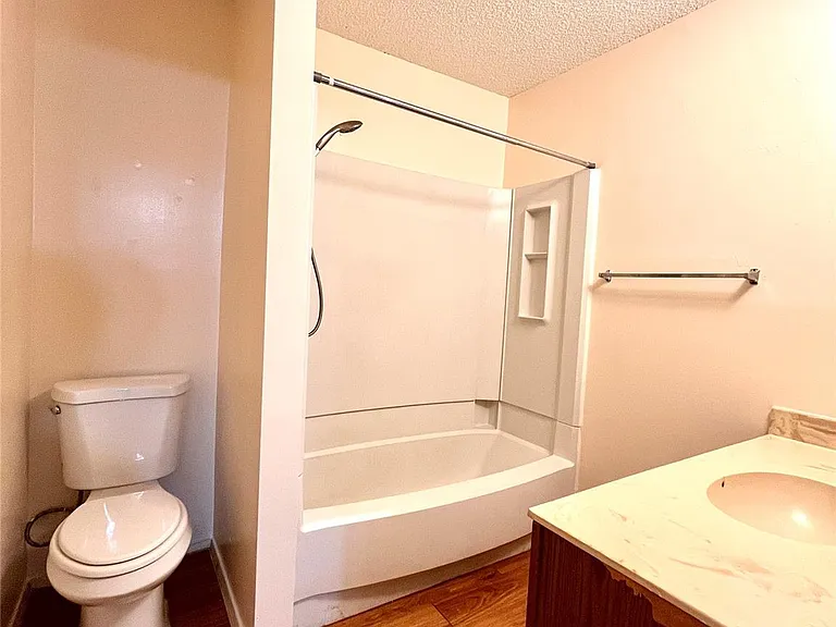 2802 Aftonshire Way #B — Photo 8