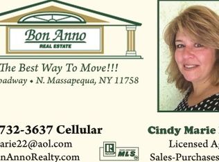 256 N Chestnut St, Massapequa, NY 11758