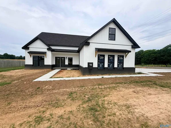 248 Old Vaughn Bridge Rd, Hartselle, AL 35640