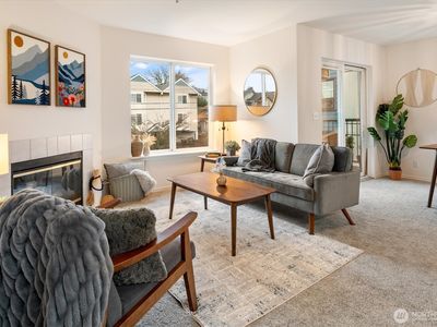 1733 NW 59th Street #201, Seattle, WA, 98107