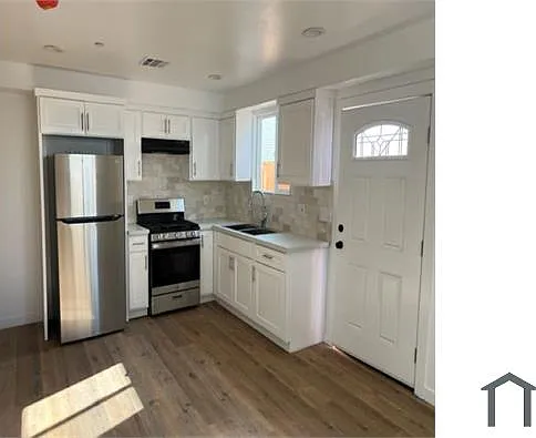 2 bed, 790 sqft, $2,700 — Photo 2