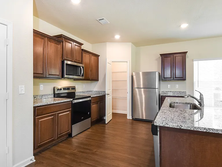 132 Innis Brook Cir — Photo 7