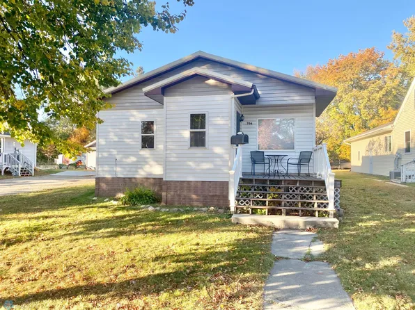 706 W 7th Ave, Fergus Falls, MN 56537