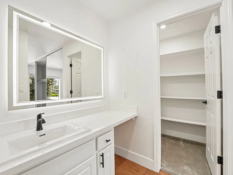 Summerwood Apartments — Photo 116