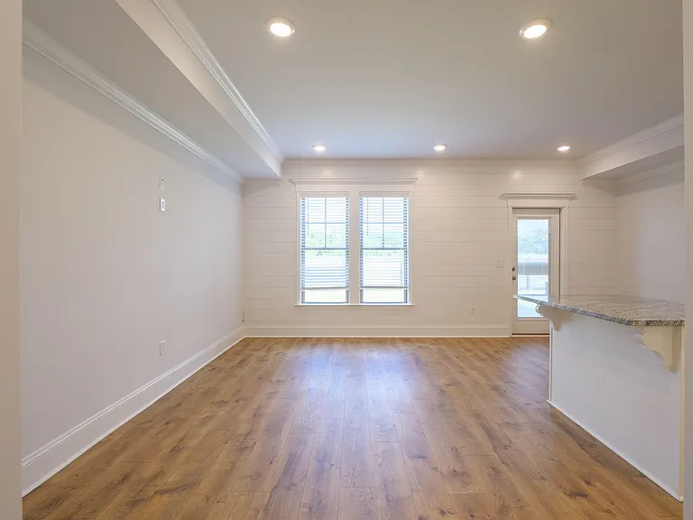 5033 Hamilton Cir — Photo 9