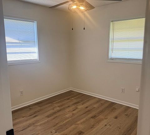 4th image of 178 Dale Cir
