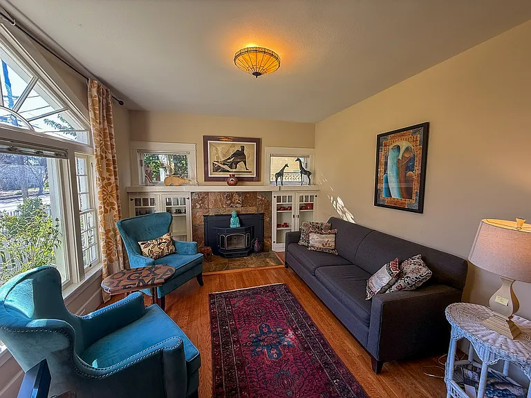 385 Coombs St — Photo 21