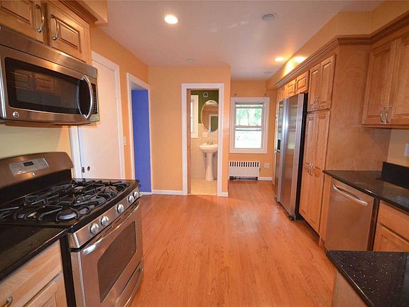 5th image of 172 Prince Ave