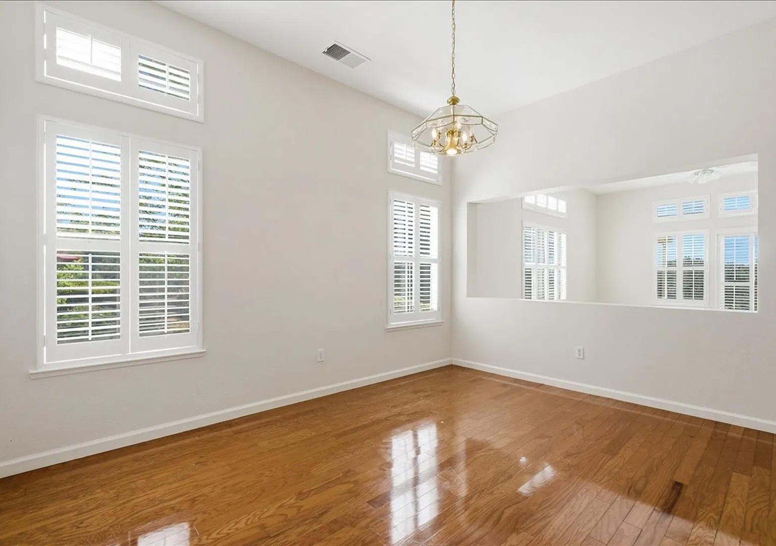 2836 Calle De Cordoba — Photo 4