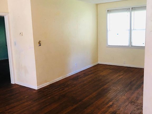 4th image of 2040 Allandale Cir E