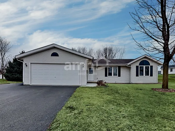 10284 Pinesap Pl, Roscoe, IL 61073