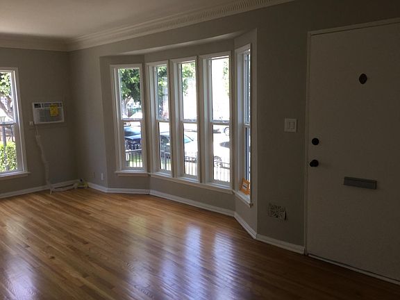 4th image of 835 S Serrano Ave