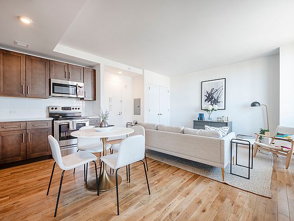 3rd image of 14736 94th Ave APT 19I
