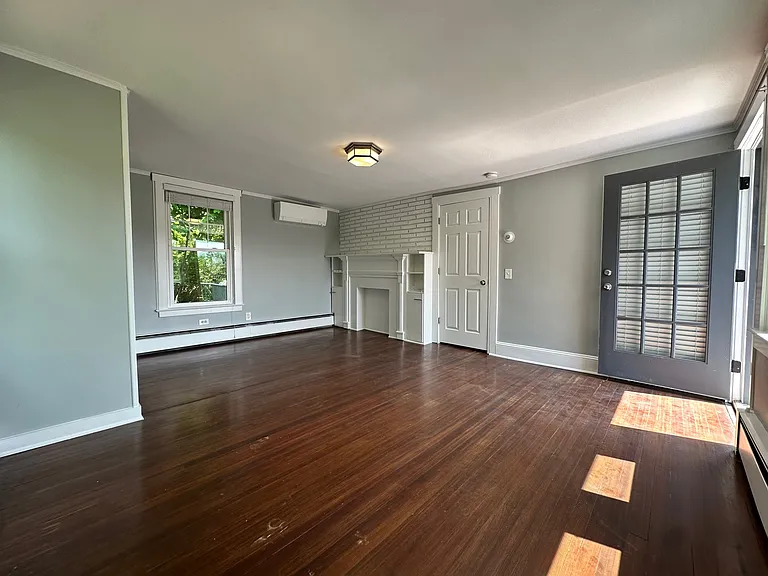 280 Davis Ave #3 — Photo 9