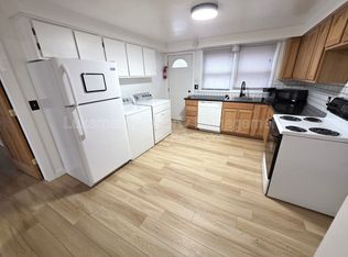 822 W Main St APT A, Kalamazoo, MI 49006