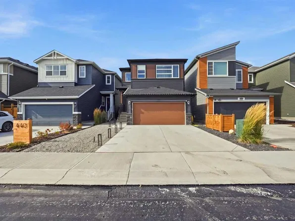 436 E Belmont Park SW, Calgary, AB T2X 5S9