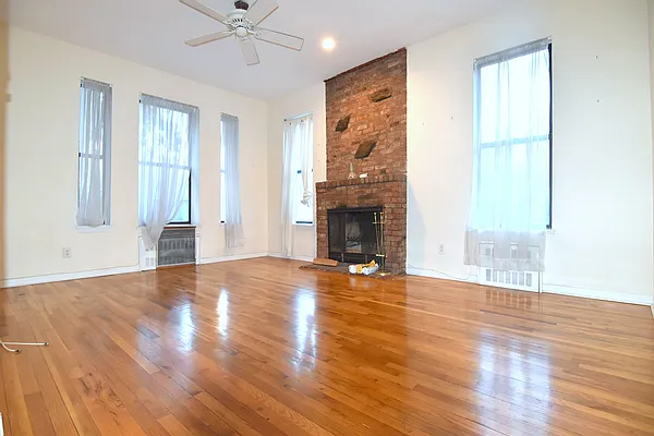 Rented by Manhattan Spaces | media 19