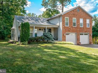 7596 Seabrook Ln, Springfield, VA 22153