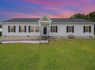 107 Riley Ln, Siler City, NC 27344