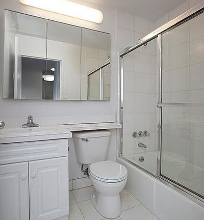 3rd image of 400 E 71st St APT 5B