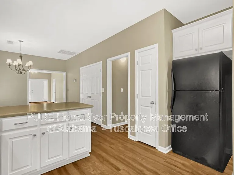 9750 Moonlight Dr — Photo 8