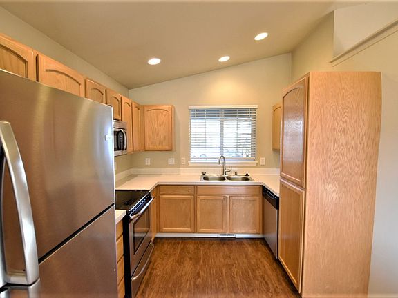 4th image of 1108 126th Street Ct E