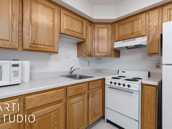 2nd image of 555 Highland Dr #209