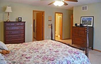 2nd image of 3311 Oxford Alcove